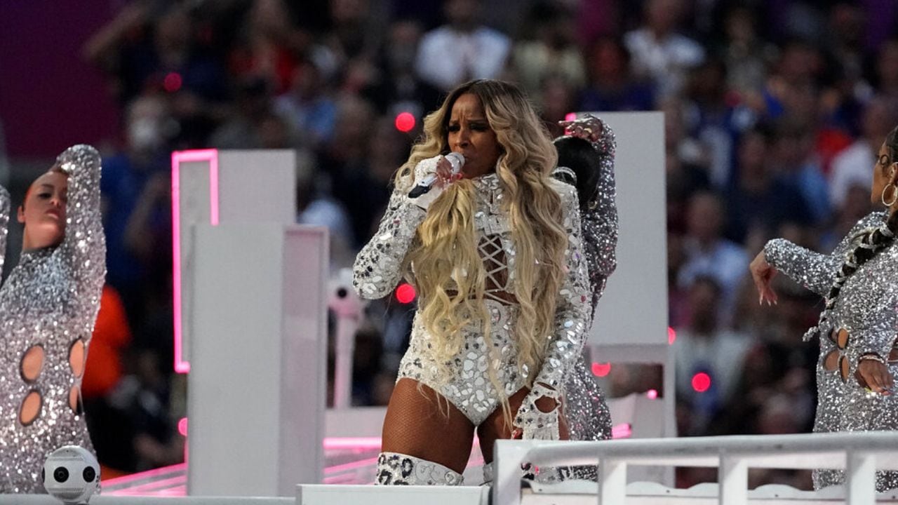 Mary J. Blige shines during Super Bowl 2022 halftime performance