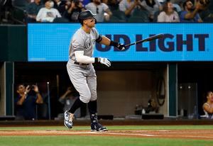 Aaron Judge hits AL record 62nd home run