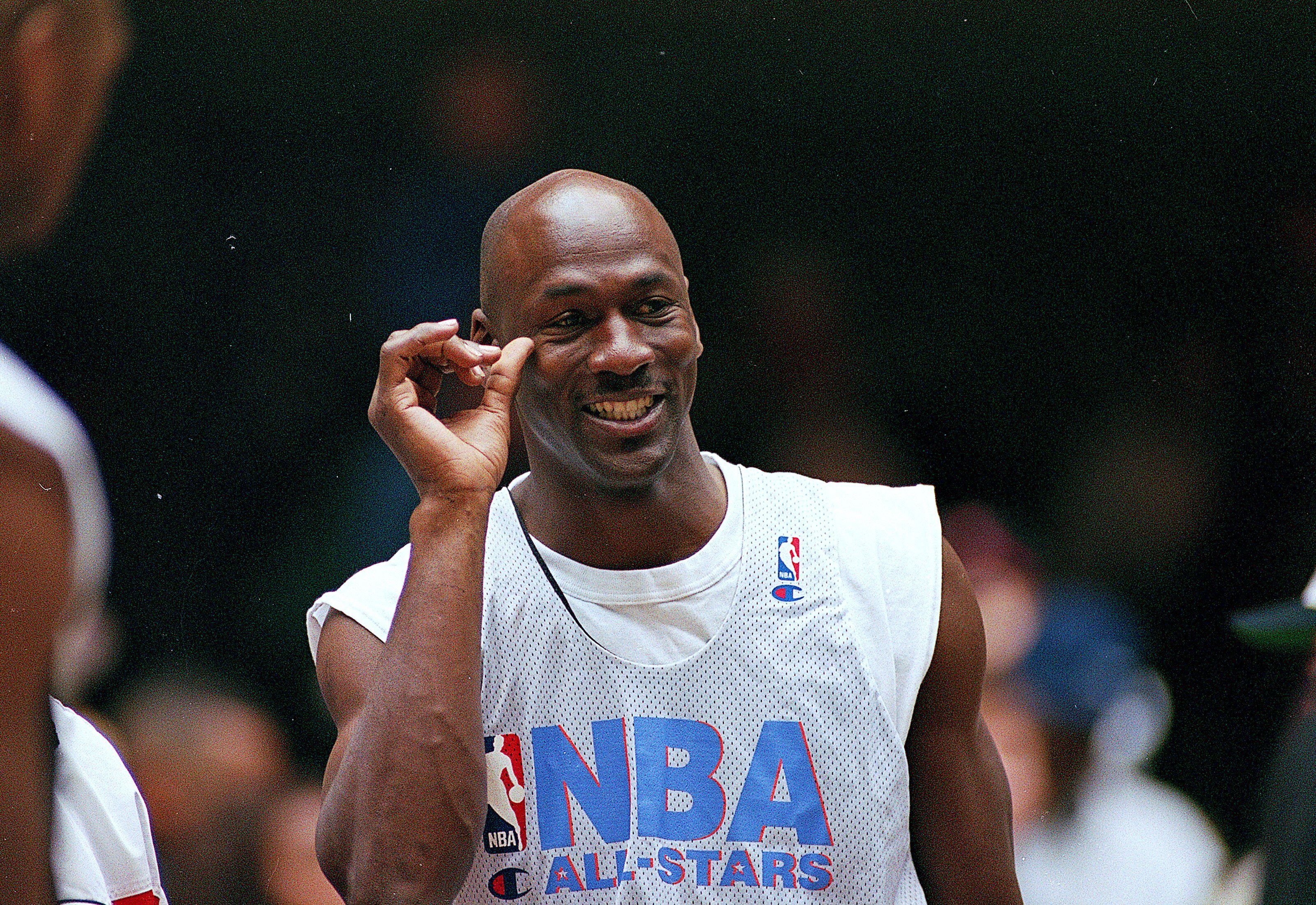 Michael Jordan's Last Dance jersey from 1998 NBA Finals sells for $10.1  million - CBS Chicago