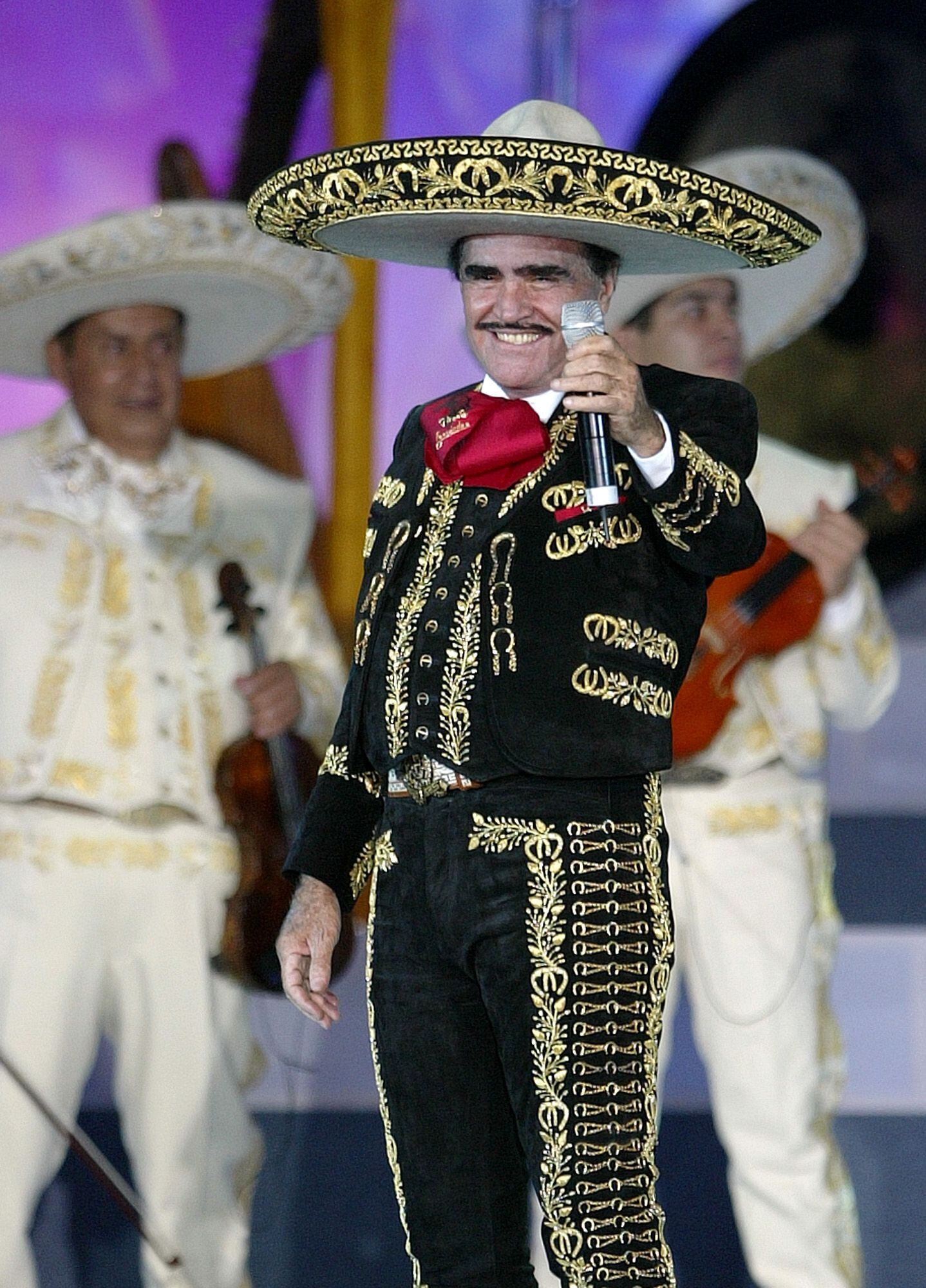 Jaime Jarrín mourned the death of Vicente Fernández and extended