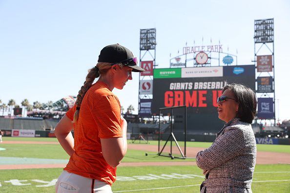 Giants' Alyssa Nakken becomes first woman to make on-field MLB appearance