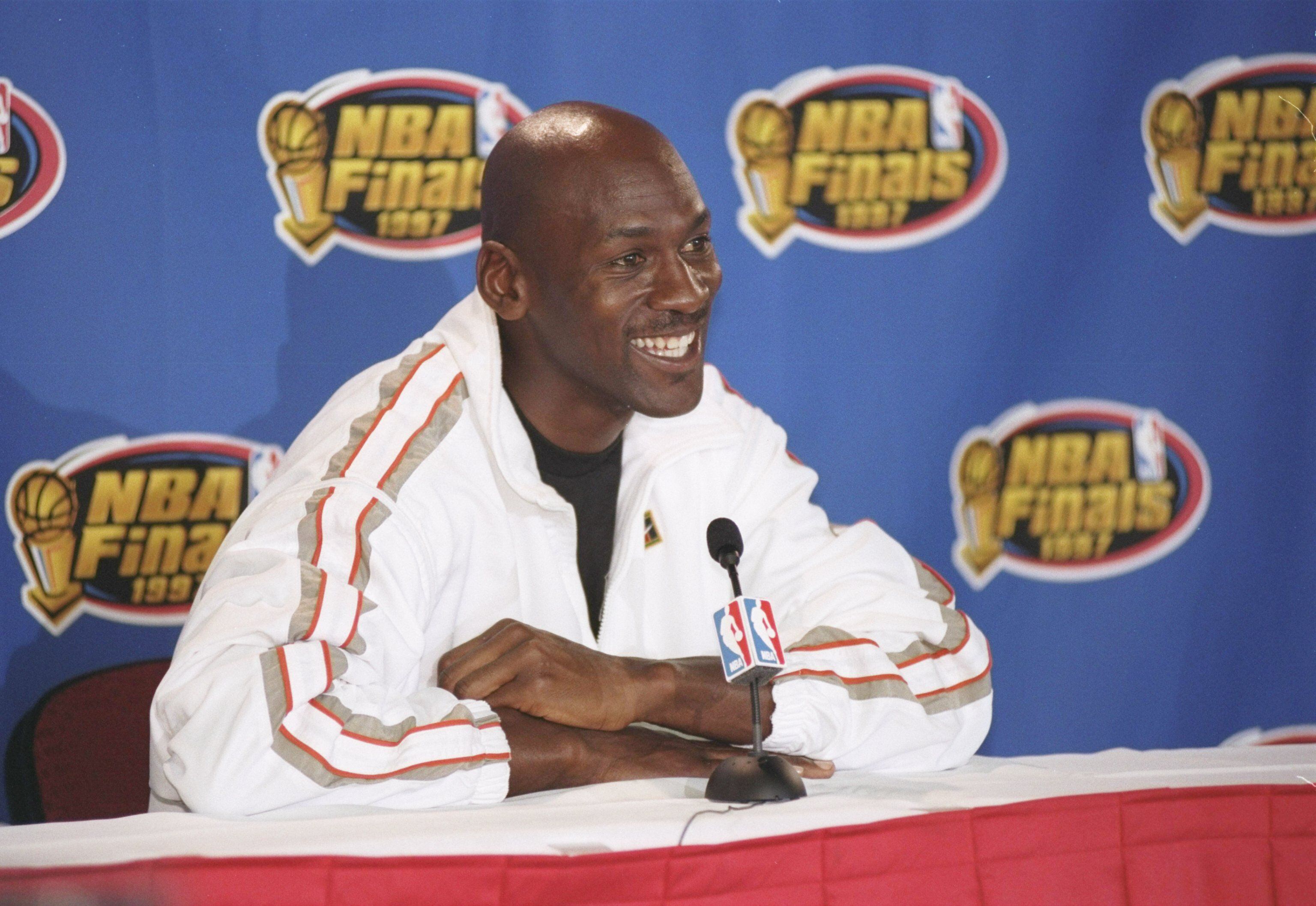 Michael Jordan's Last Dance jersey from 1998 NBA Finals sells for $10.1  million - CBS Chicago