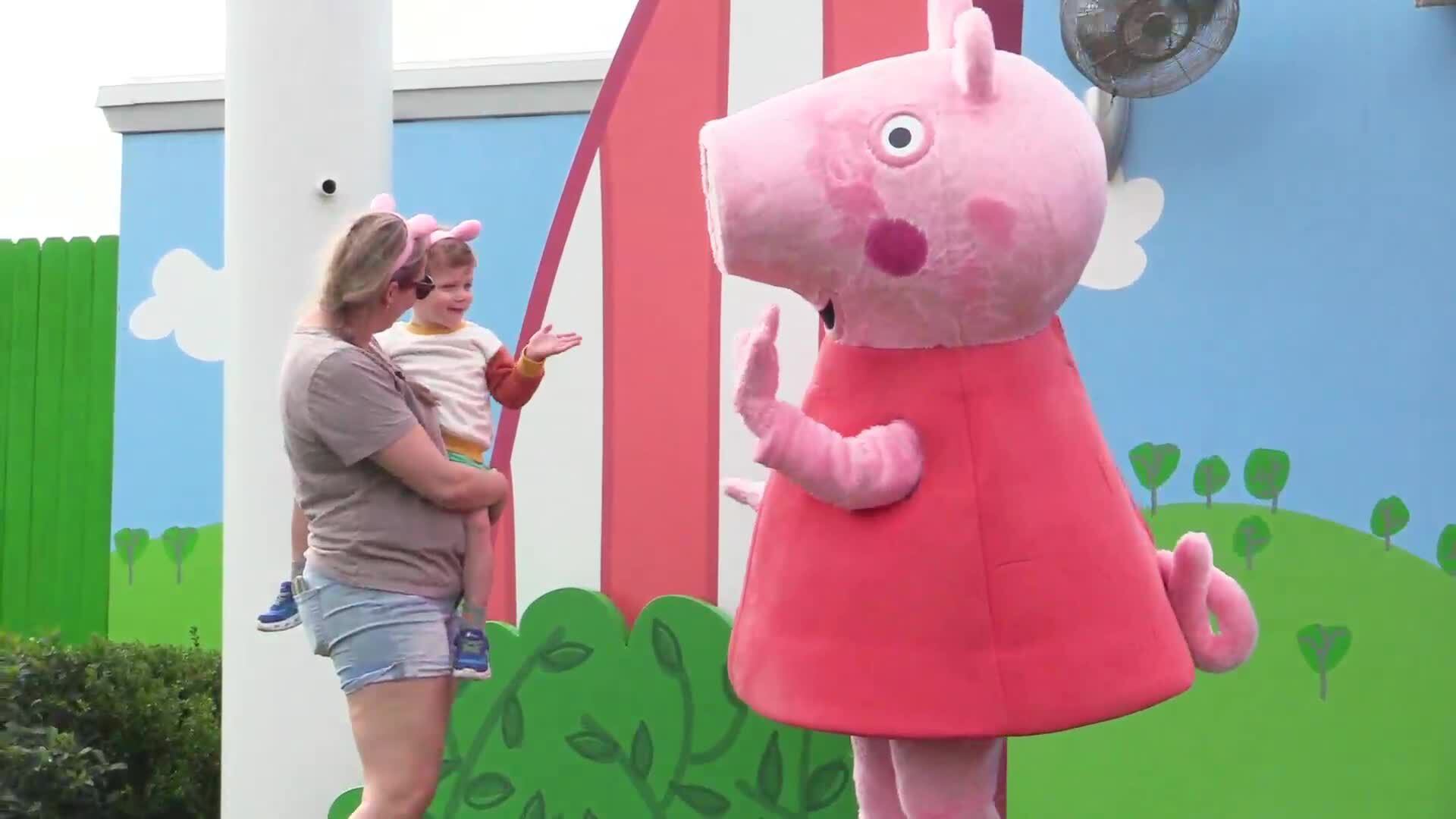 Giggle, snort and celebrate with Peppa Pig and friends as theme park turns  1 – WFTV