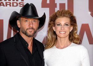Tim McGraw wears No. 45 jersey of his father, Tug McGraw, at Game